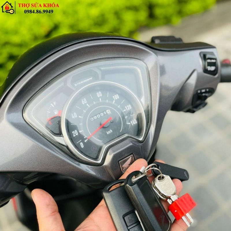 smartkey xe vision nhấp nháy đèn vàng