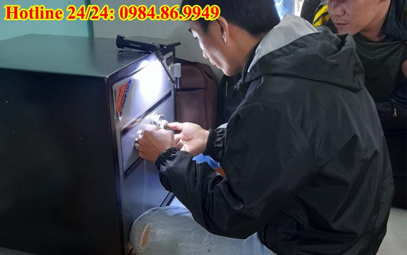 dò mã số két sắt bị quên