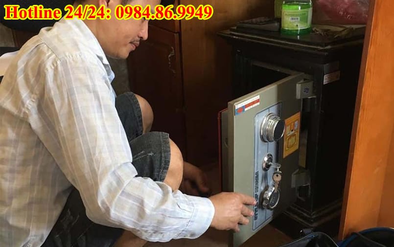 Thợ mở khóa két sắt bị kẹt có mã chìa không mở được