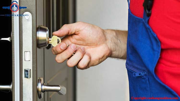 Dùng lực quá mạnh khiến khóa bị gãy