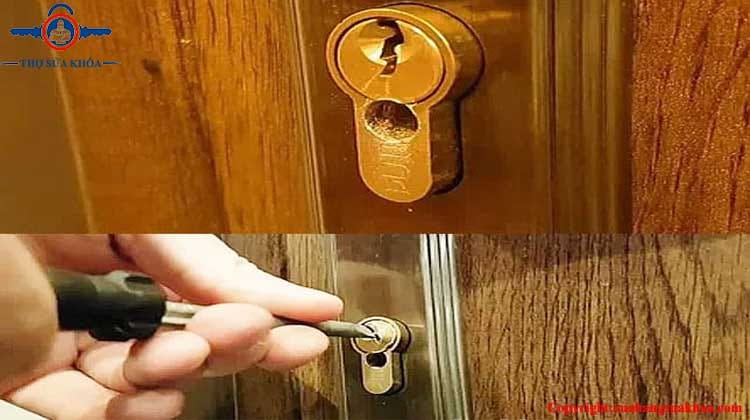 Cách bẻ khóa tay nắm tròn bằng 1 chiếc tua vít