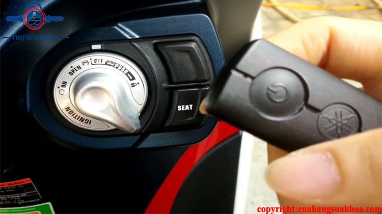Chìa khóa xe janus hết pin