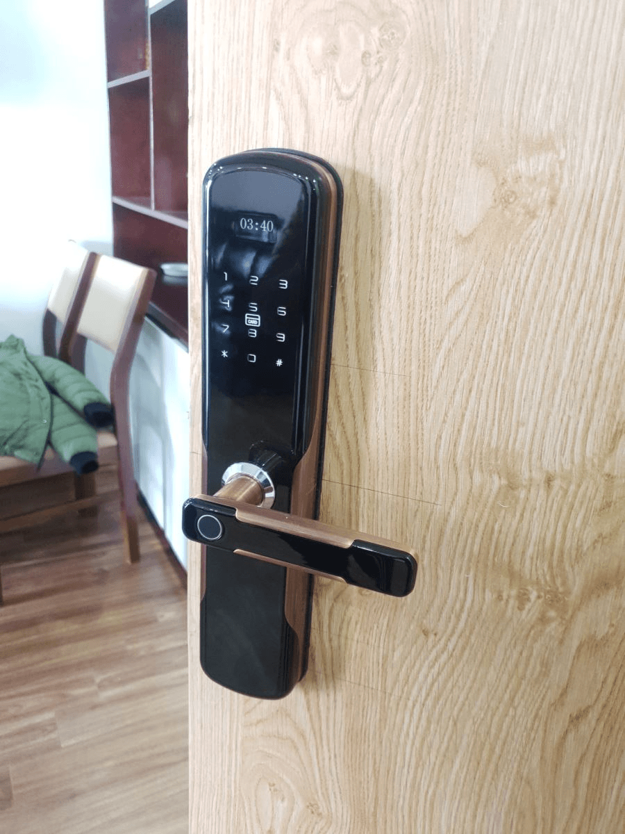 hướng dẫn cài đặt khóa cửa vân tay