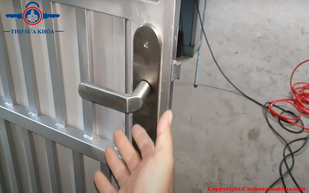 Khóa cửa tay gạt danh cho cửa sắt, gỗ, nhôm