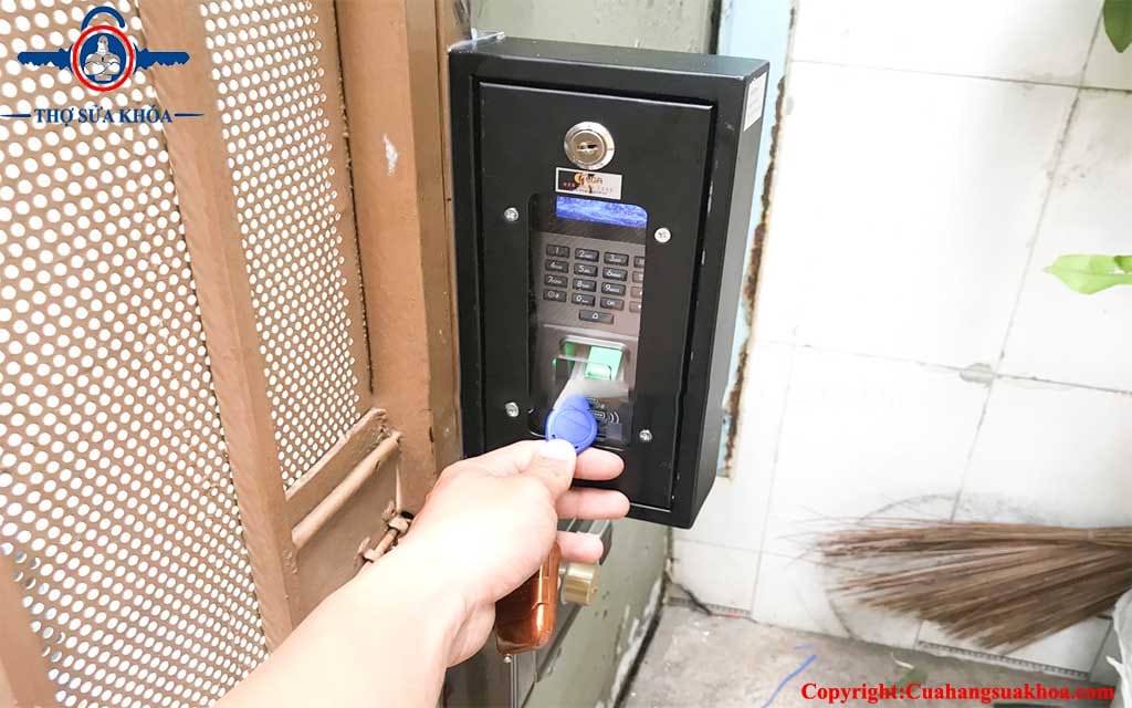 Sửa khóa cửa vân tay tại nhà