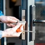 Lắp đặt ổ khóa vân tay