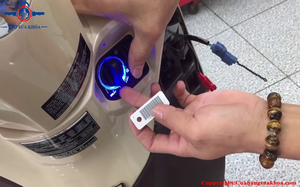 Dùng mã ID để mở khóa khẩn cấp