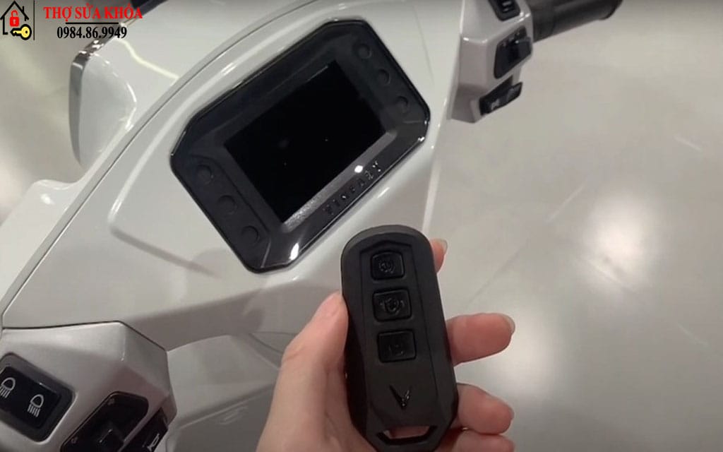 Làm remote điều khiển xe máy điện