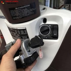 lắp khóa smartkey cho xe máy