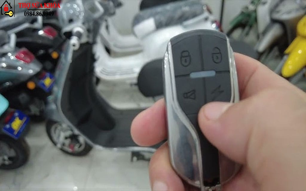 Làm remote điều khiển xe máy điện