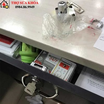 thay lắp khóa tủ