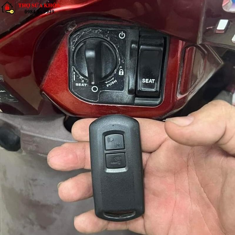 cách mở khóa xe Vision bằng mã vạch ID