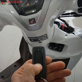 cách sử dụng chìa khóa xe vision