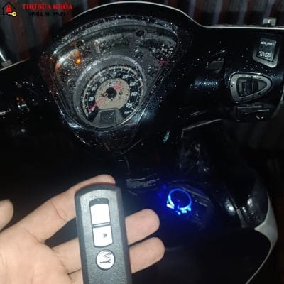 Cách mở Xe SH mode khi chìa khóa hết pin