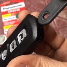 thay pin chìa khóa xe airblade