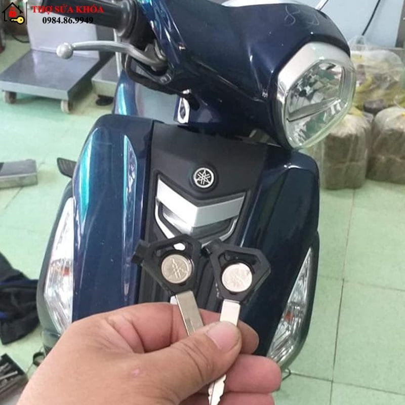 làm chìa khóa xe grande