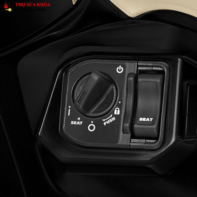 Cách mở khóa cổ Xe Honda bị kẹt hóc