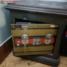 Cách mở két sắt 4 chữ