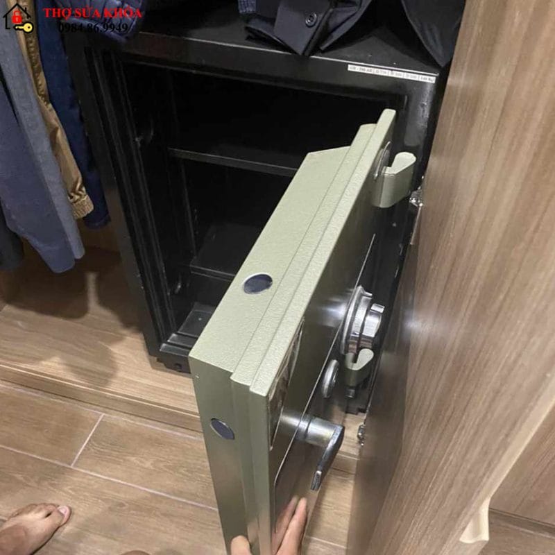 Không đóng được cửa két sắt