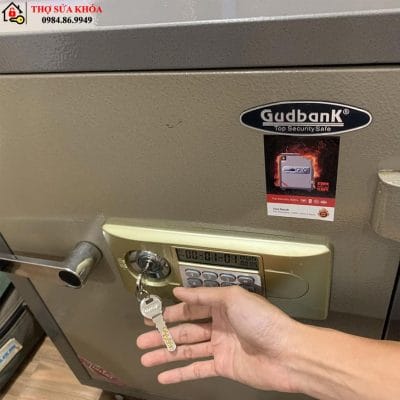 Cách mở két sắt điện tử khi mất chìa khóa