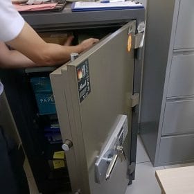 Mật khẩu két sắt mặc định
