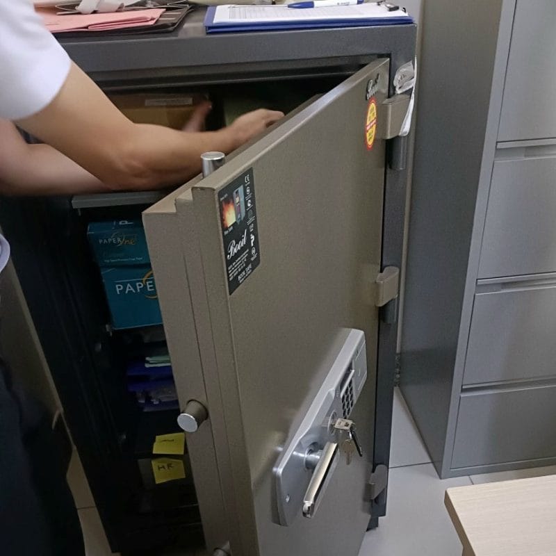 Mật khẩu két sắt mặc định