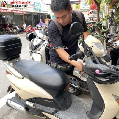 Xe Lead không lên điện