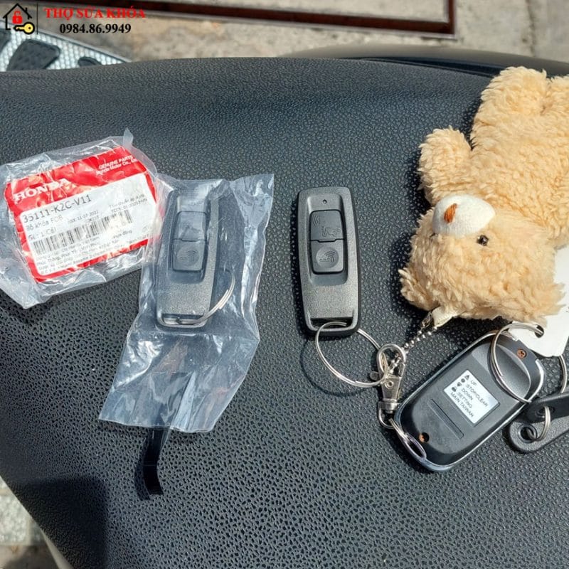 cách làm thêm chìa khóa smartkey xe lead