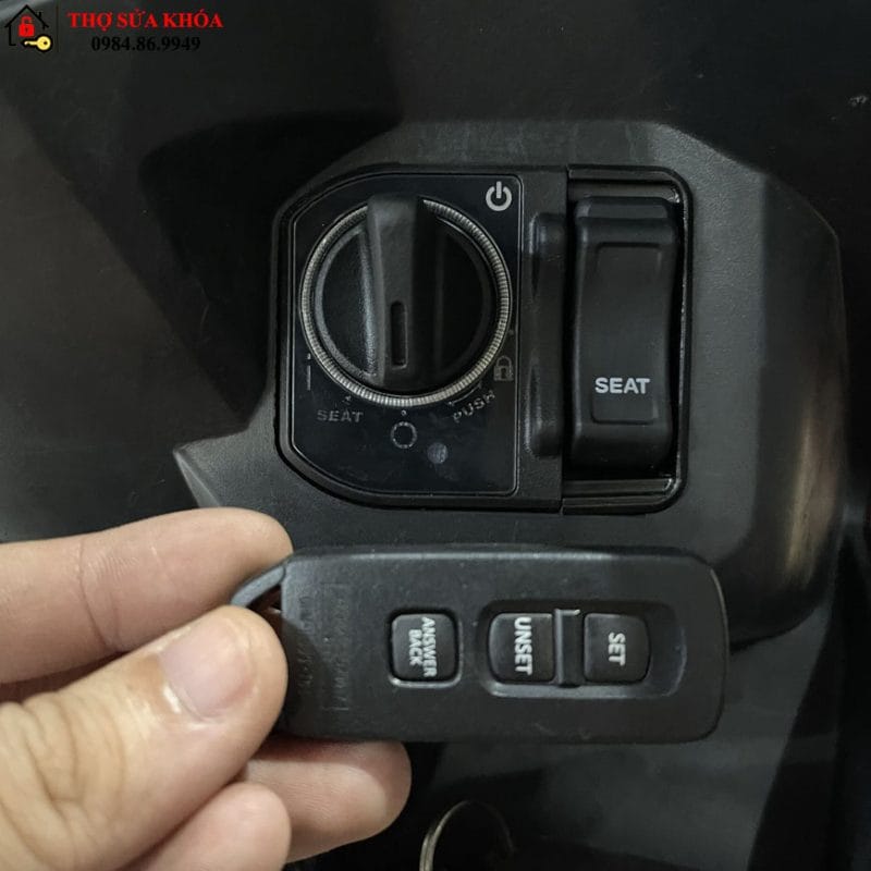 Lắp khóa chống trộm Xe Vario