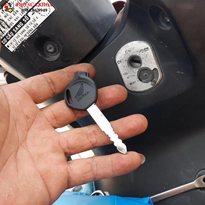 Ổ Khóa Xe Wave bị kẹt