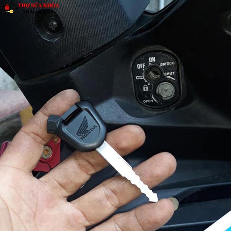 Cách mở khóa cổ Xe Wave