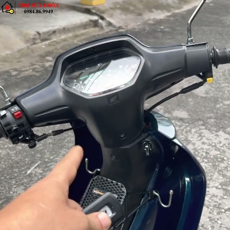 sửa ổ khóa smartkey wave bị kẹt