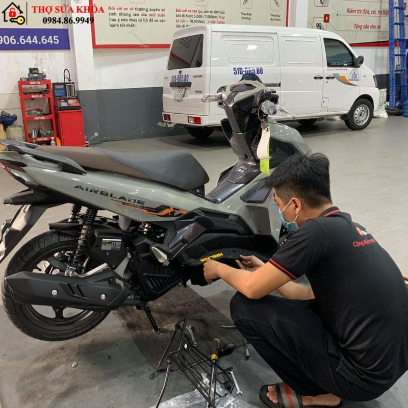 Xe airblade không lên điện