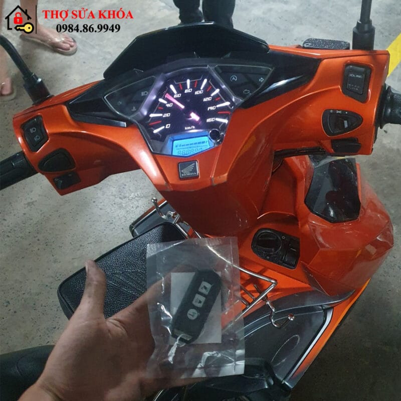 Mở Cốp Xe Máy Khẩn Cấp Bệnh Viện 103 Phùng Hưng - Có Thợ Sau 10 Phút